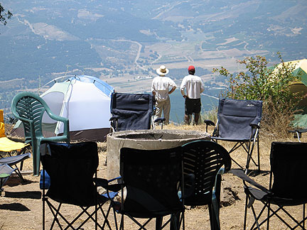 Figure 1.1 Atop Palomar Mountain in the summer of 2005, Assistant Editor Dominique Rissolo and Editor Seth Mallios ponder San Diego archaeology after a day of excavation at the Nate Harrison Site. Courtesy of Donna Byczkiewicz.